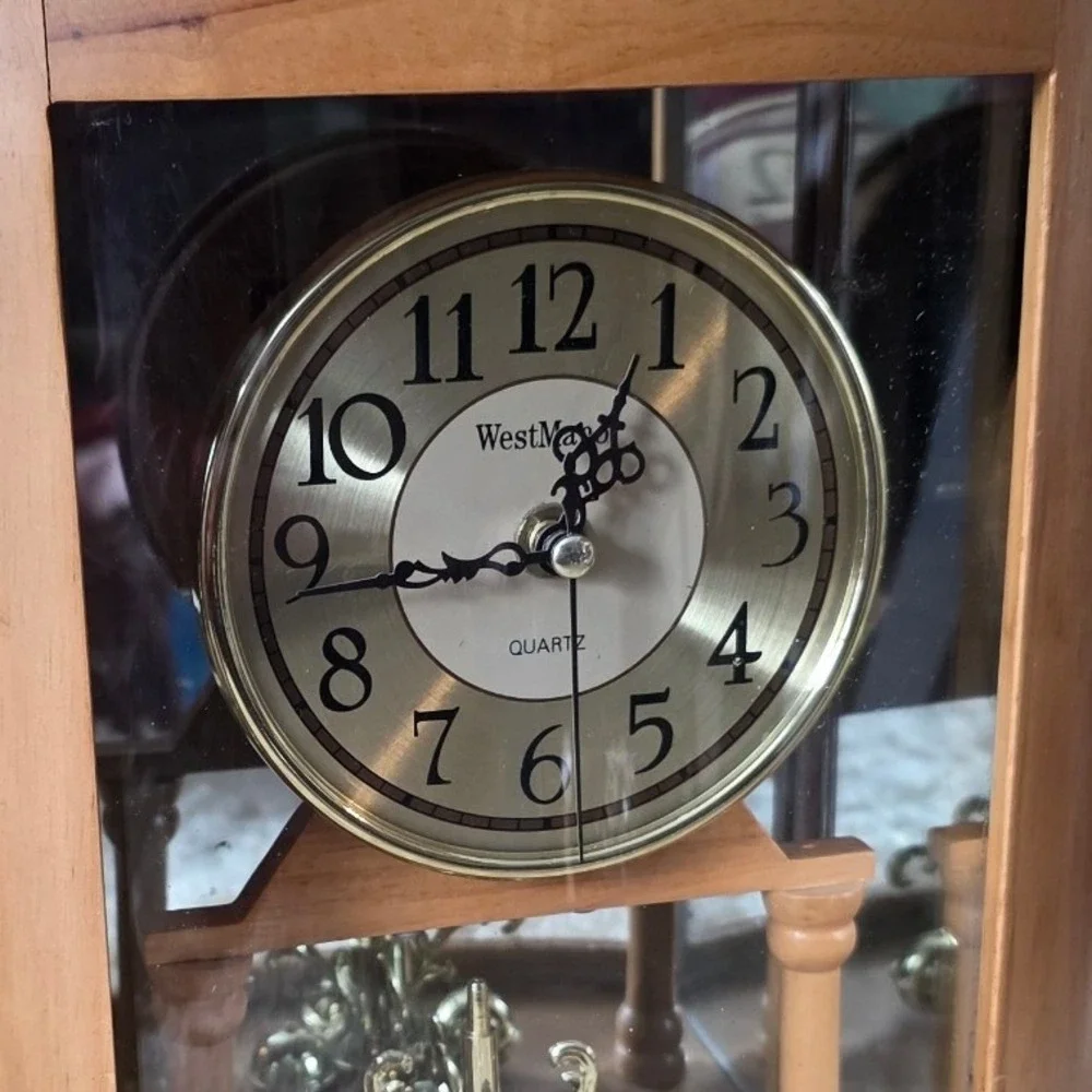 WestManor Quartz Mantel Clock Wooden Oval Case Brass Pendulum Gold Tone Dial